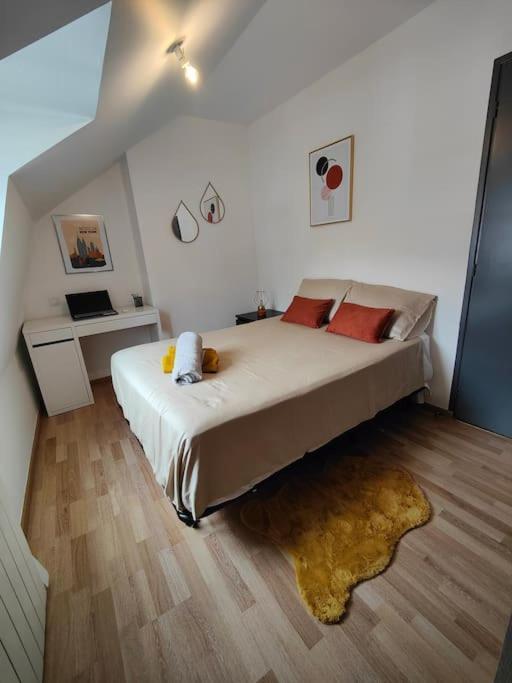 Ferienwohnung La Feline - Duplex - Vieux Valenciennes - Familial Exterior foto